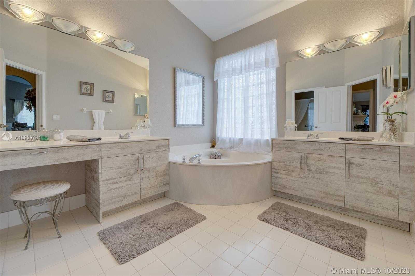 Small Image of 7757 NORTH WEST 79TH ST, Tamarac Number 26
