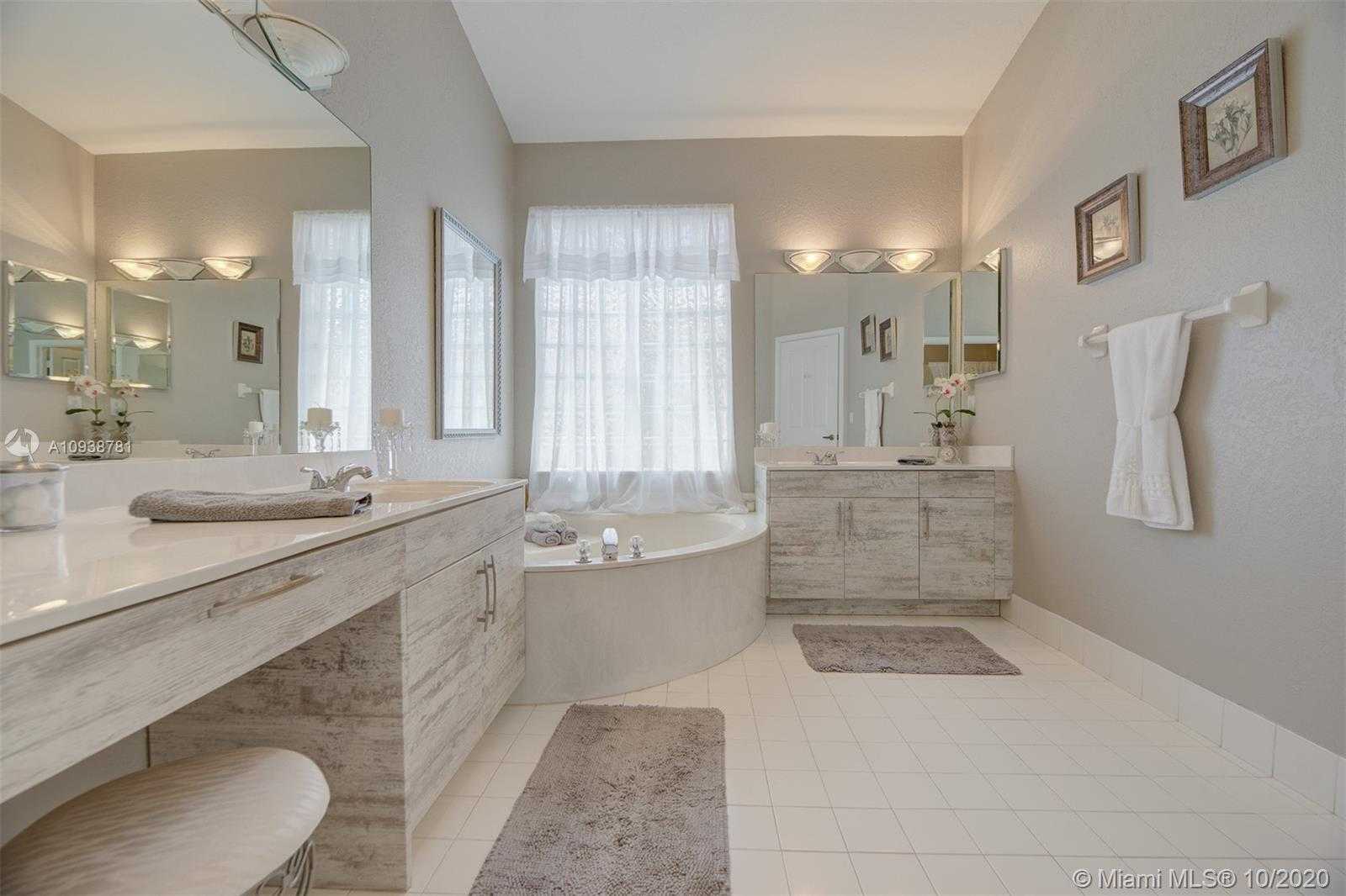 Small Image of 7757 NORTH WEST 79TH ST, Tamarac Number 28