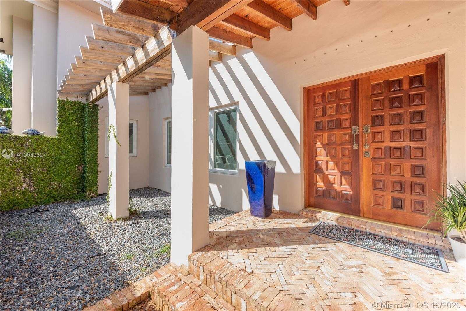 Small Image of 1206 FERDINAND ST, Coral Gables Number 2