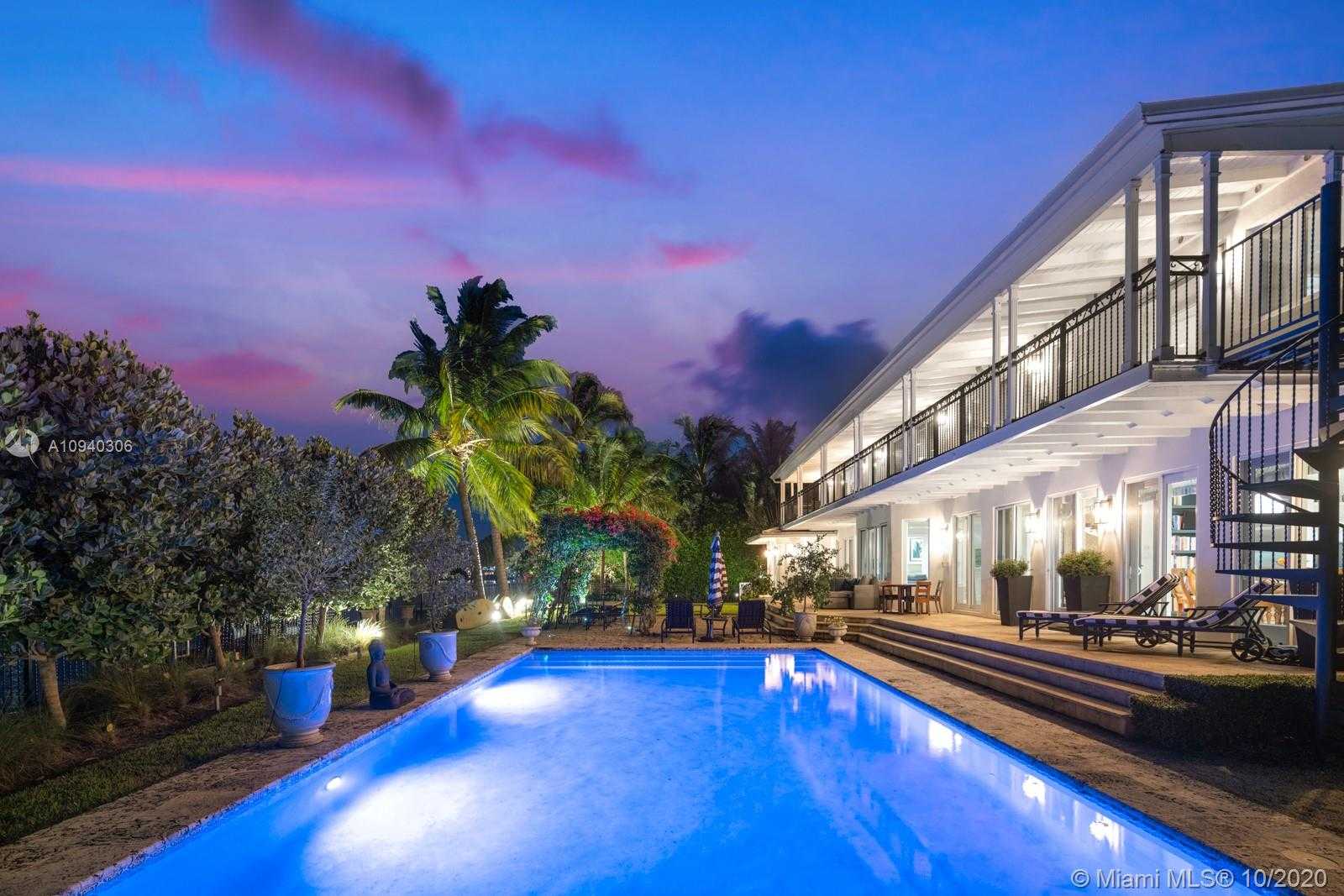 Small Image of 2569 LAKE AVE, Miami Beach Number 3