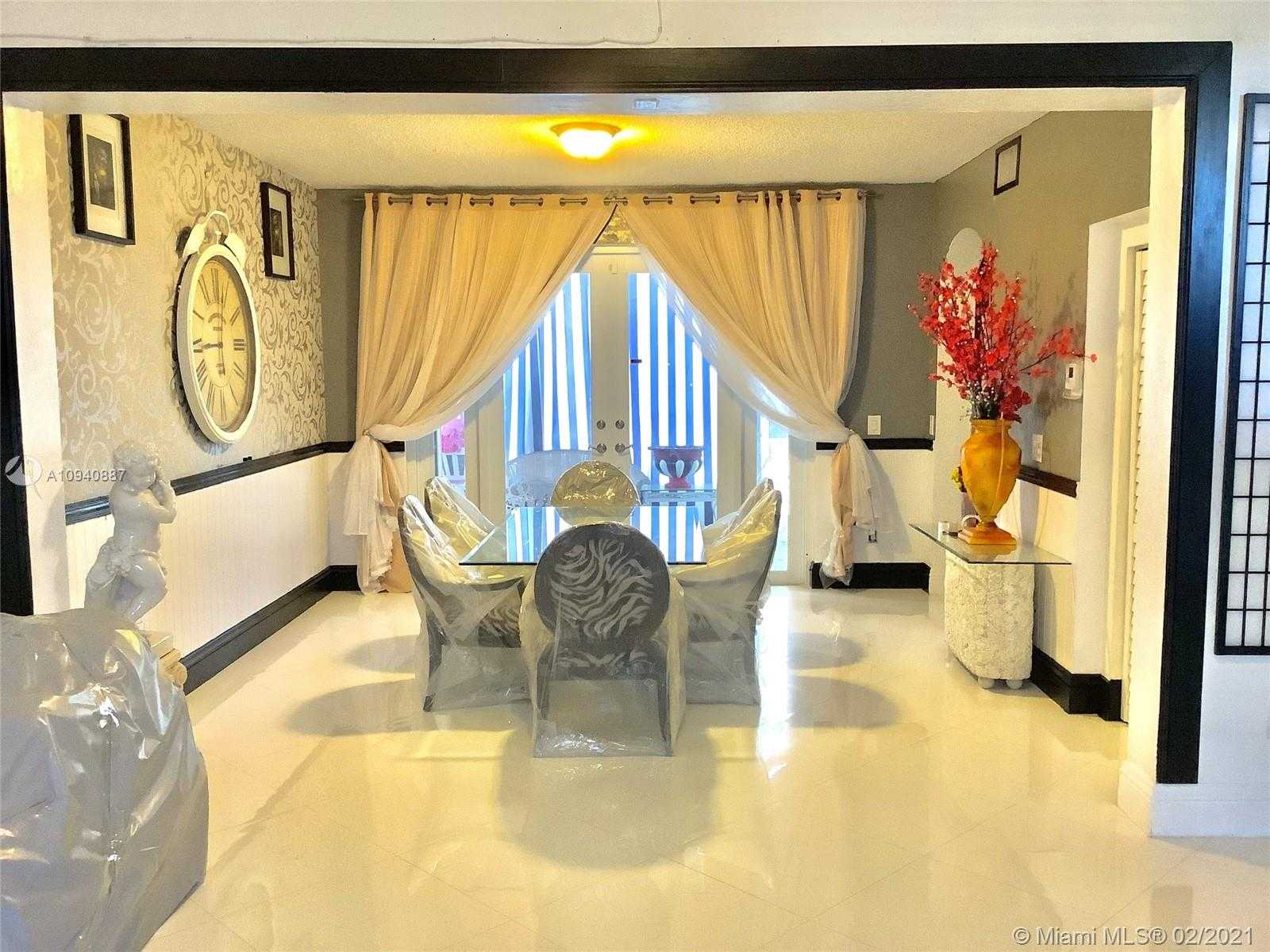 Small Image of 16302 NORTH WEST 14TH ST, Pembroke Pines Number 6