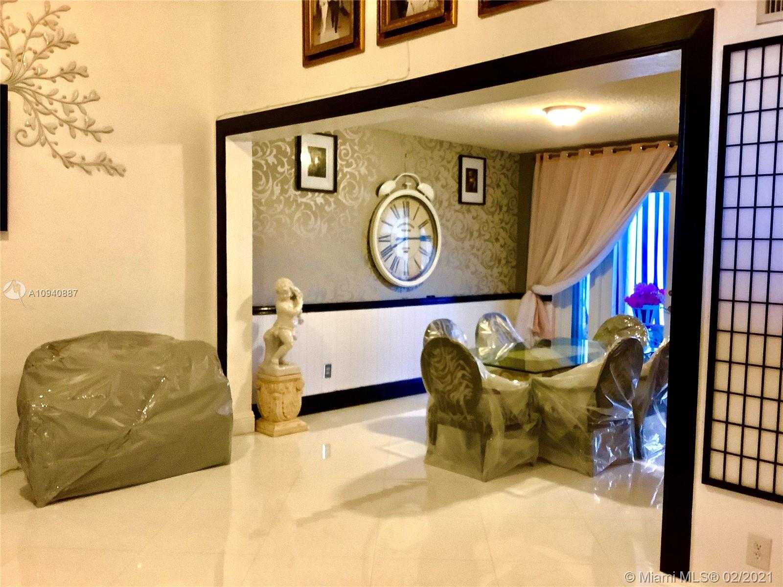 Small Image of 16302 NORTH WEST 14TH ST, Pembroke Pines Number 7