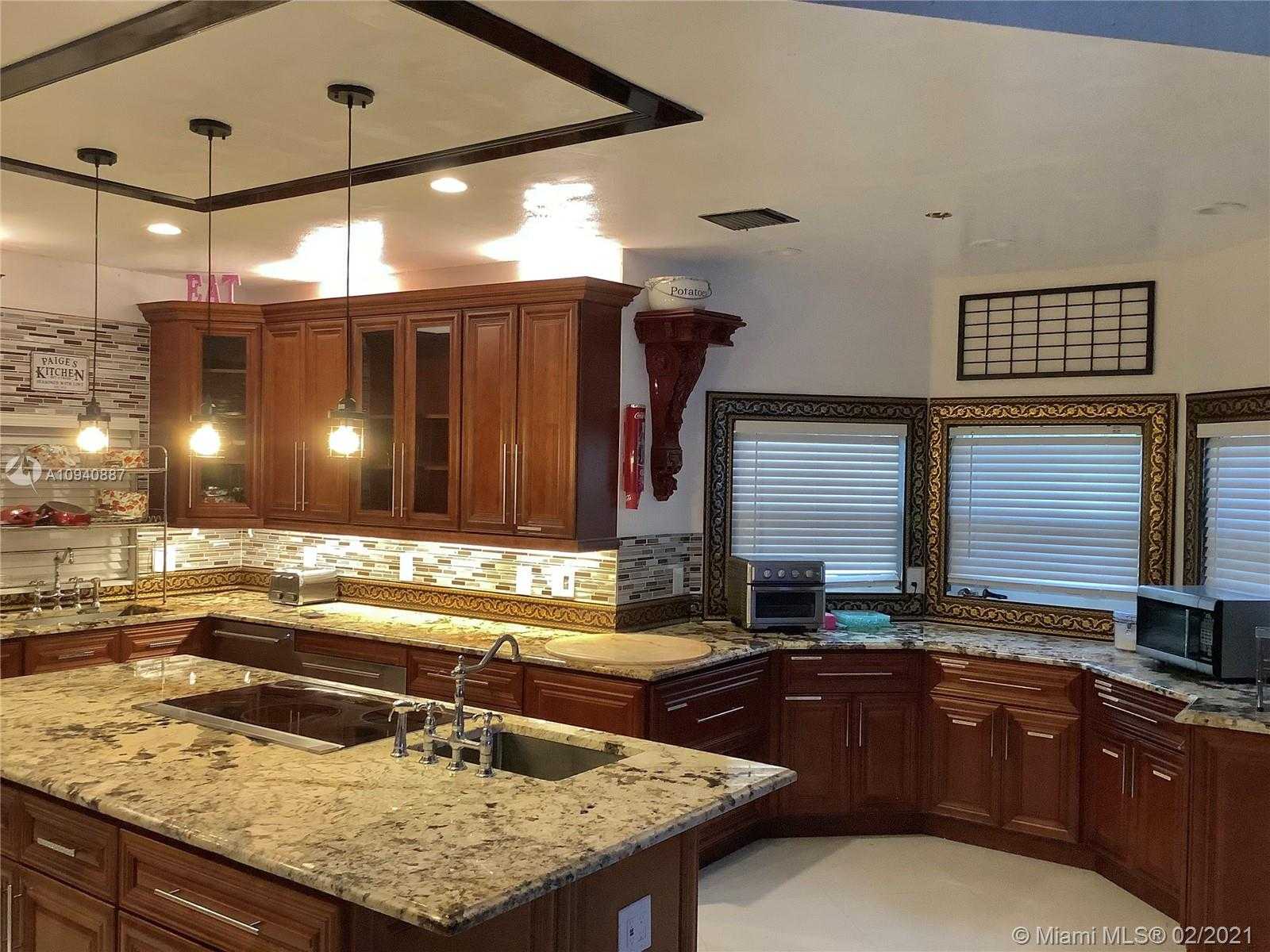 Small Image of 16302 NORTH WEST 14TH ST, Pembroke Pines Number 8