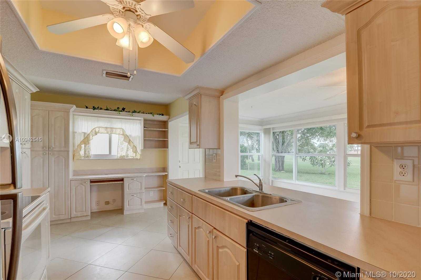 Small Image of 4509 NORTH WEST 45TH ST, Tamarac Number 11