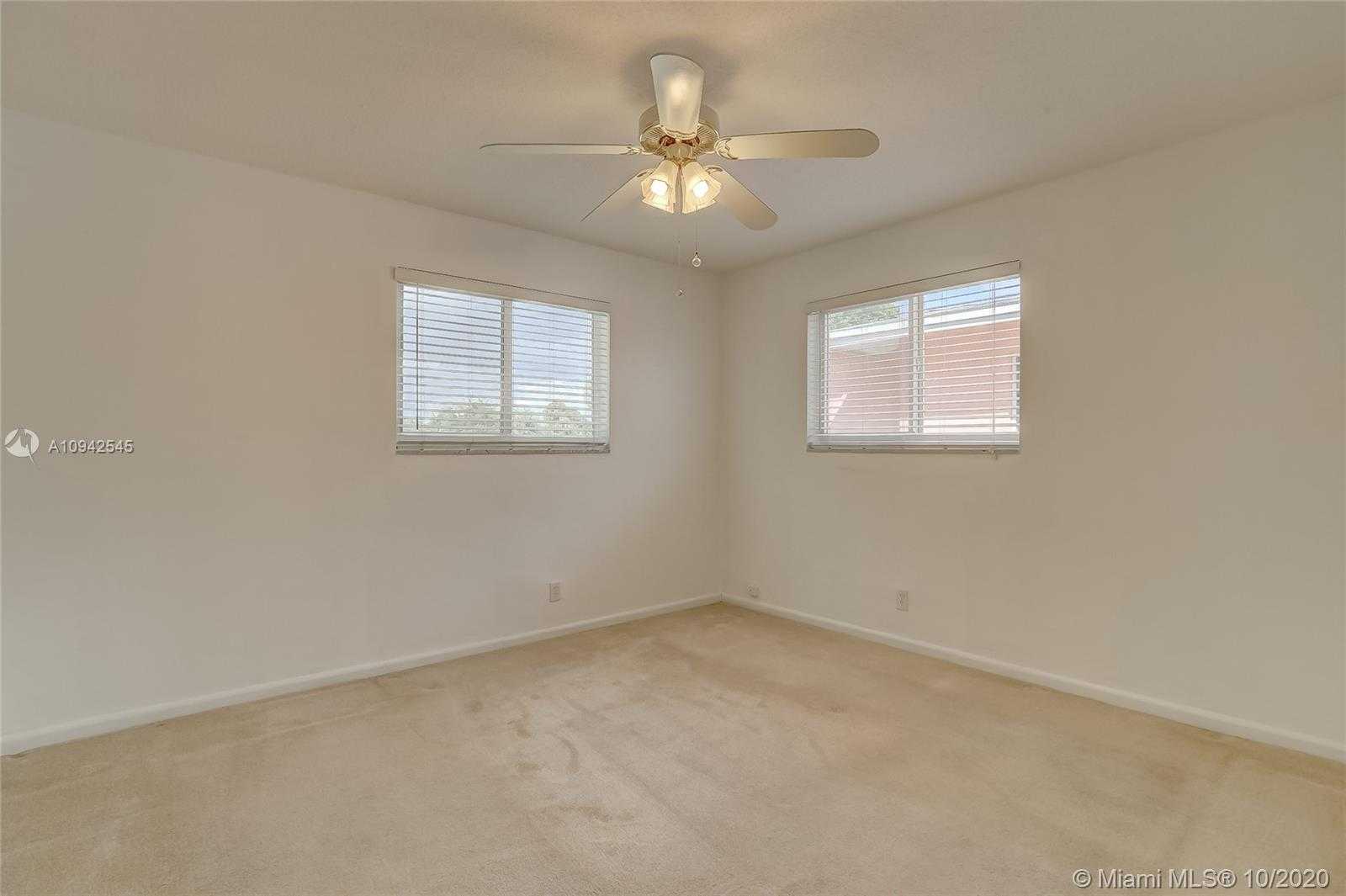 Small Image of 4509 NORTH WEST 45TH ST, Tamarac Number 16