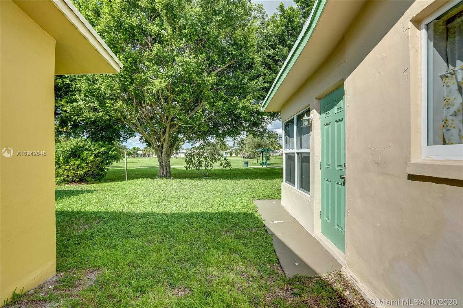 Small Image of 4509 NORTH WEST 45TH ST, Tamarac Number 25