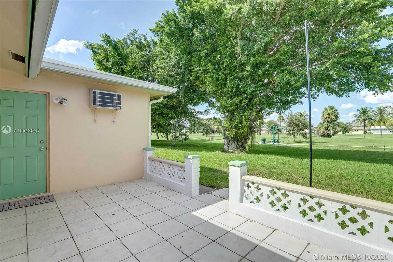 Small Image of 4509 NORTH WEST 45TH ST, Tamarac Number 27
