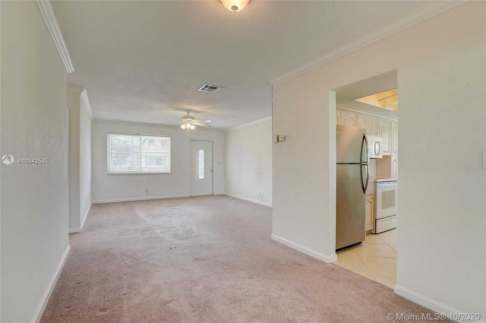 Small Image of 4509 NORTH WEST 45TH ST, Tamarac Number 6