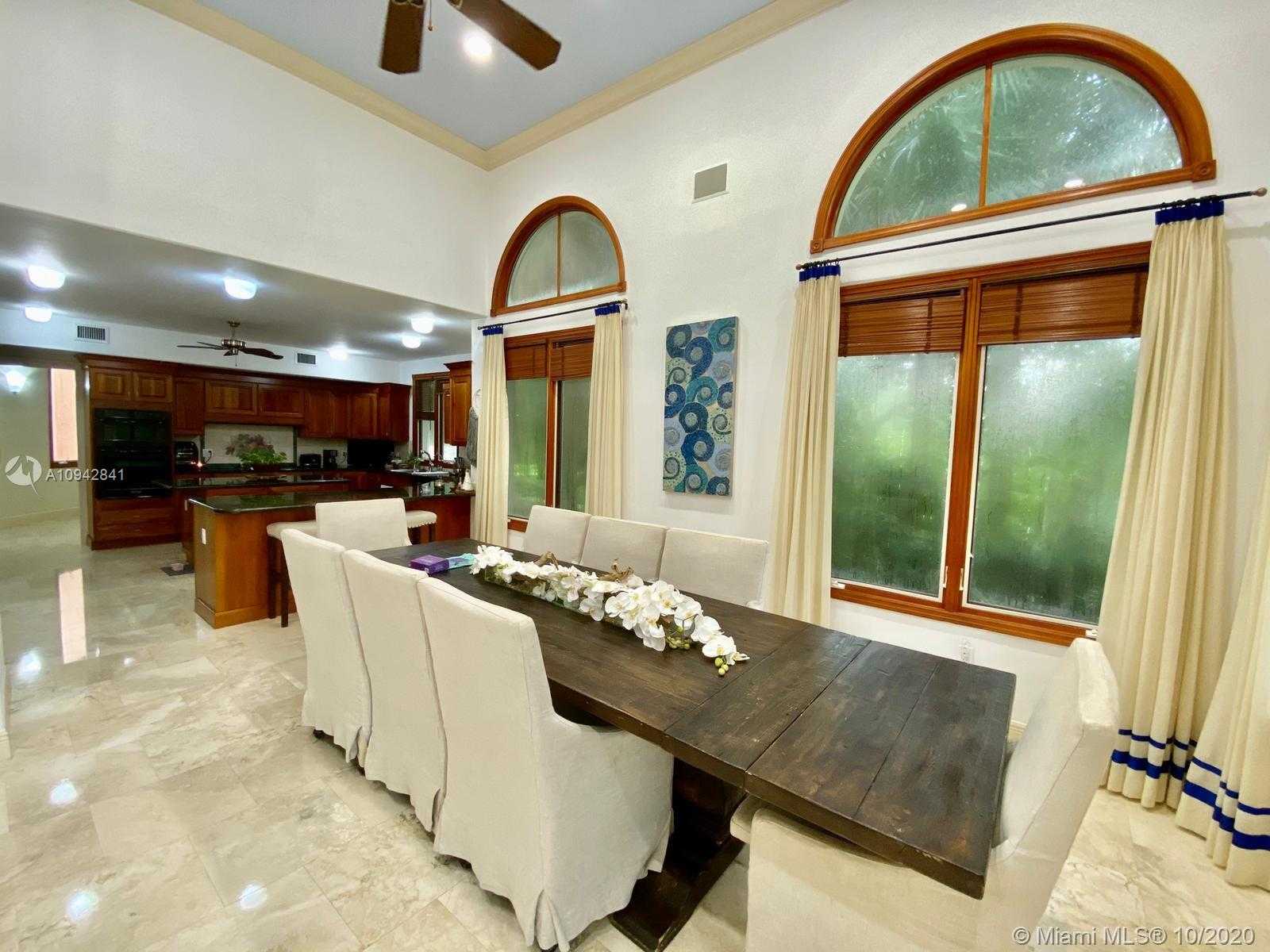 Small Image of 198 ISLA DORADA BLVD, Coral Gables Number 14