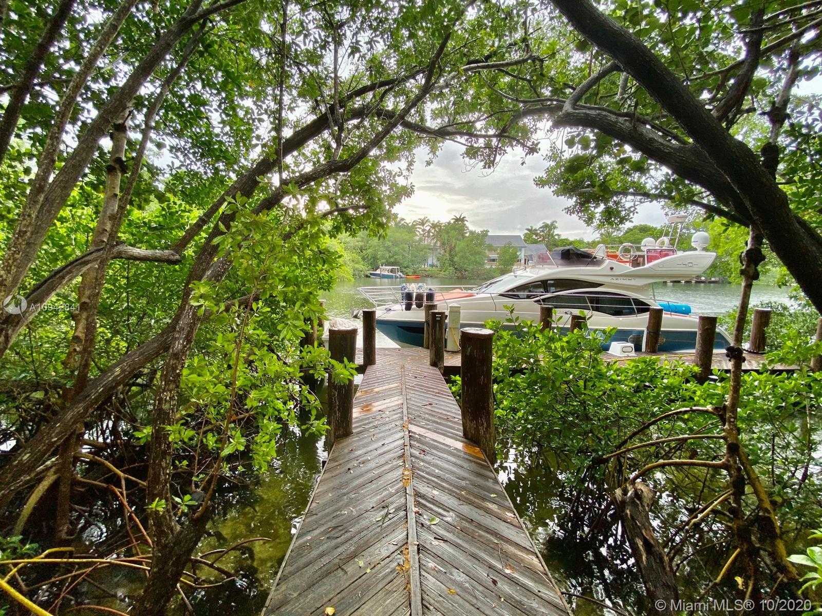 Small Image of 198 ISLA DORADA BLVD, Coral Gables Number 28