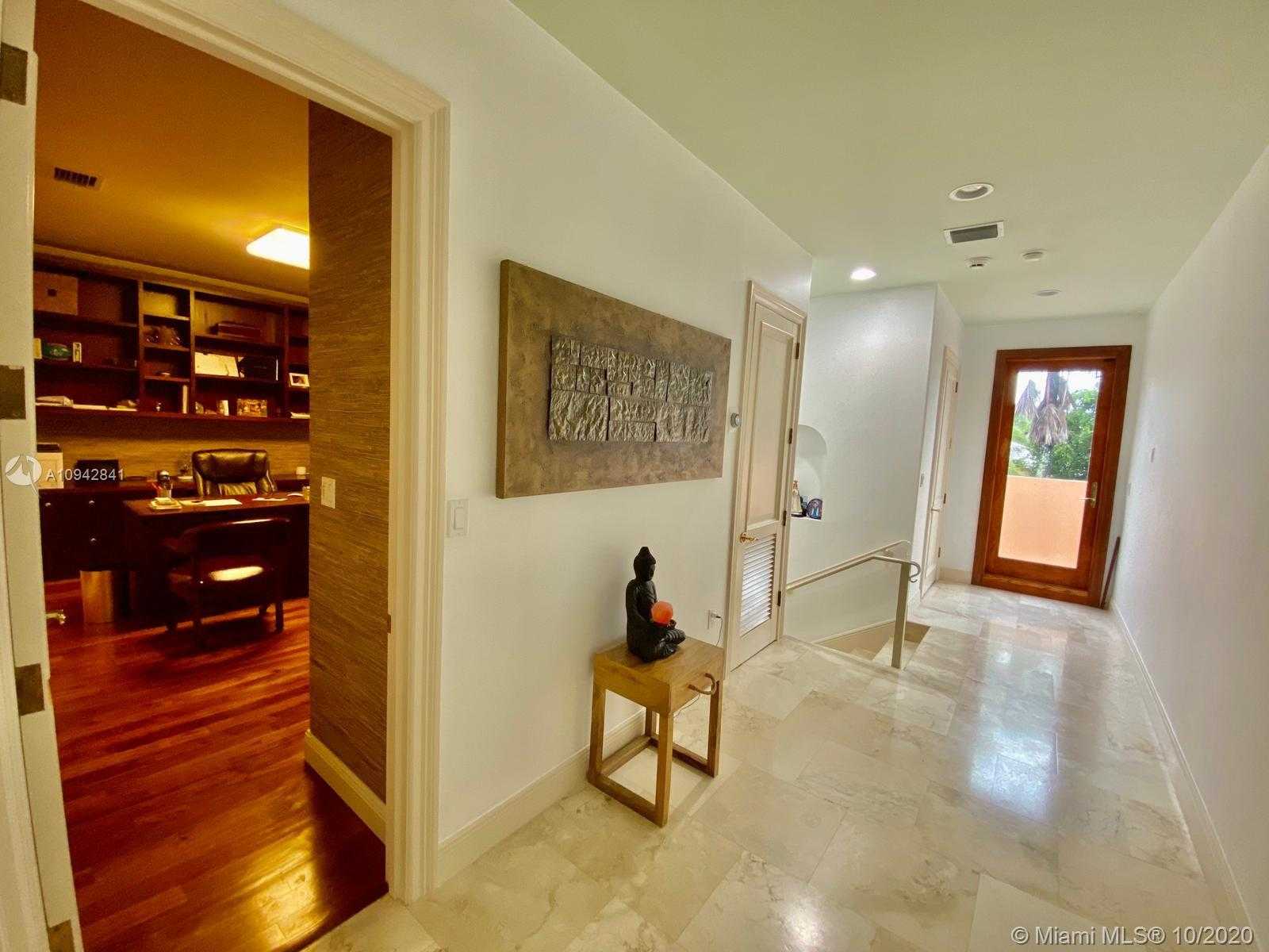 Small Image of 198 ISLA DORADA BLVD, Coral Gables Number 36