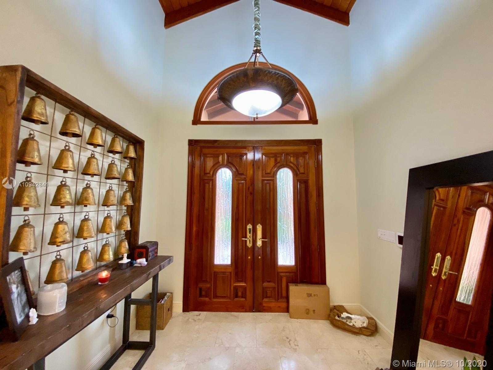 Small Image of 198 ISLA DORADA BLVD, Coral Gables Number 4