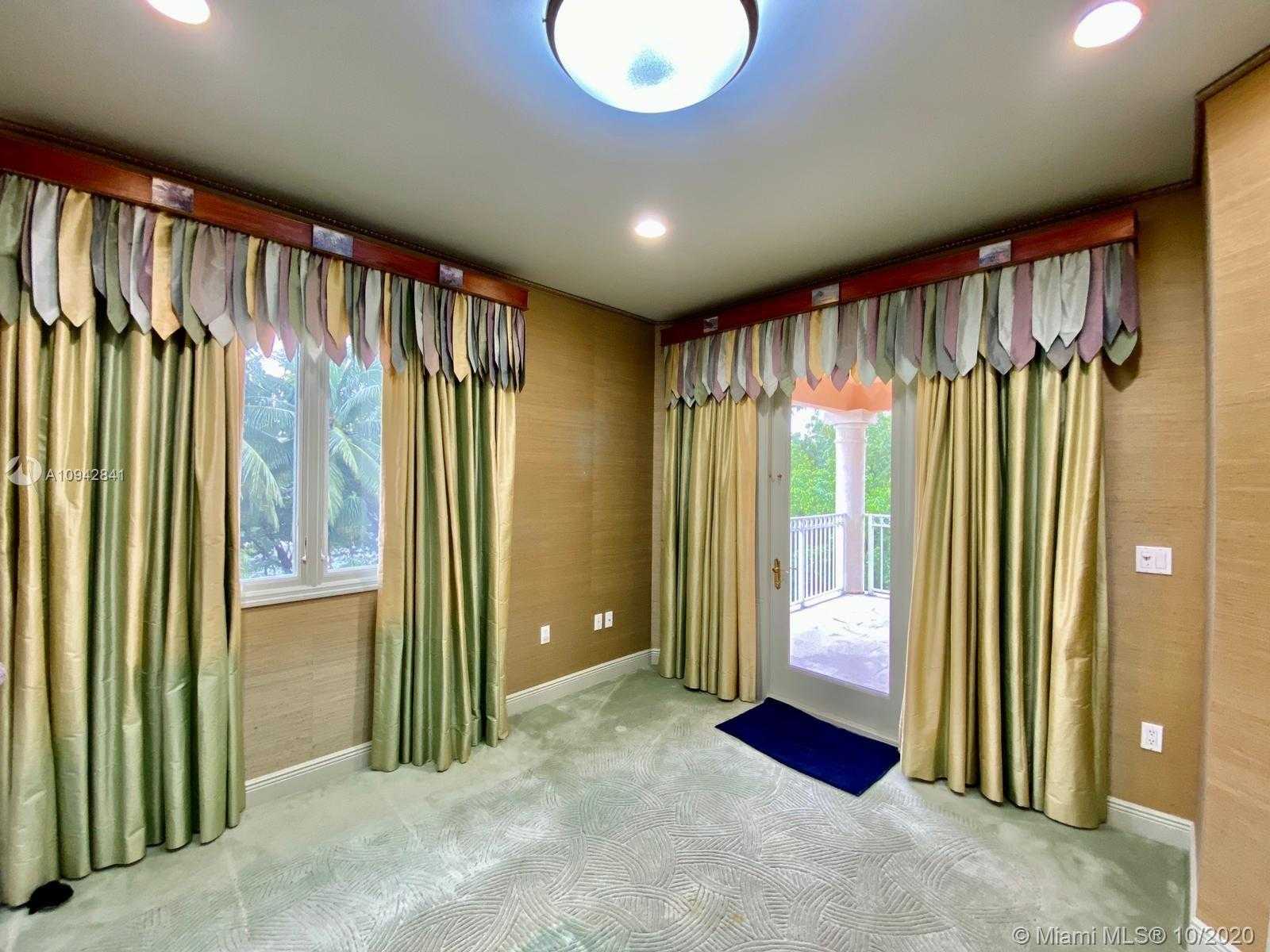 Small Image of 198 ISLA DORADA BLVD, Coral Gables Number 43