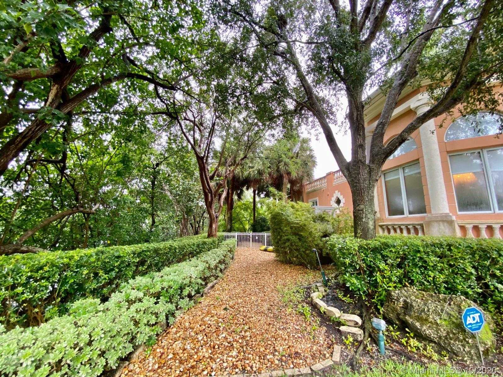 Small Image of 198 ISLA DORADA BLVD, Coral Gables Number 48
