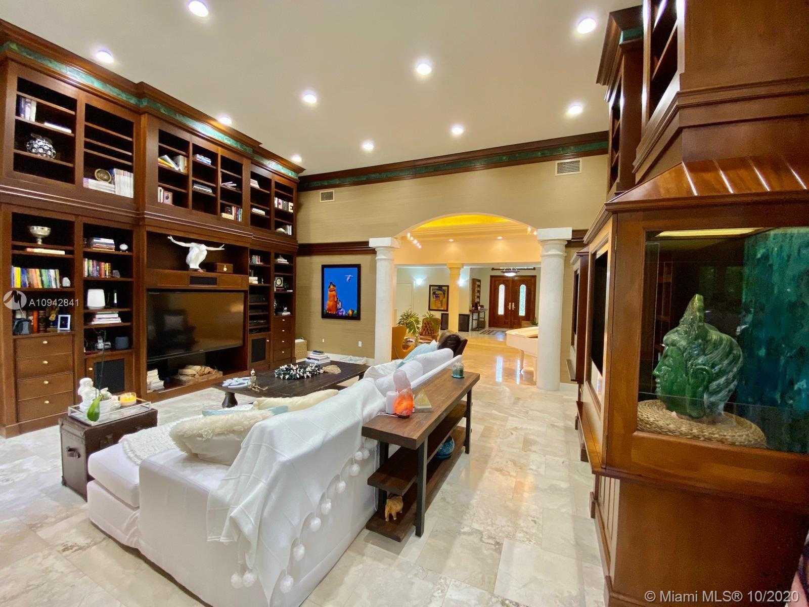 Small Image of 198 ISLA DORADA BLVD, Coral Gables Number 8