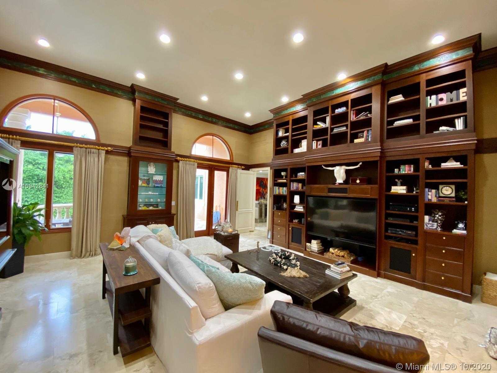 Small Image of 198 ISLA DORADA BLVD, Coral Gables Number 9