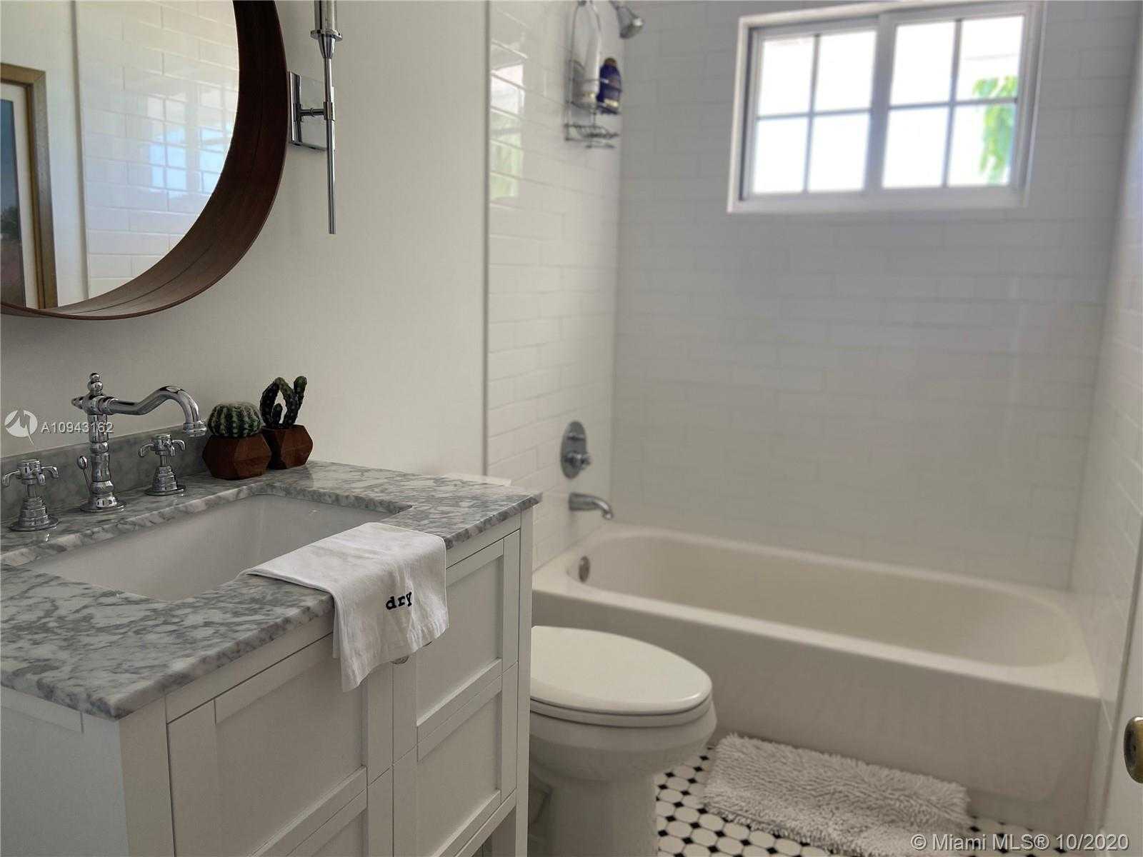 Small Image of 450 BOWIE LN, Key Largo Number 23