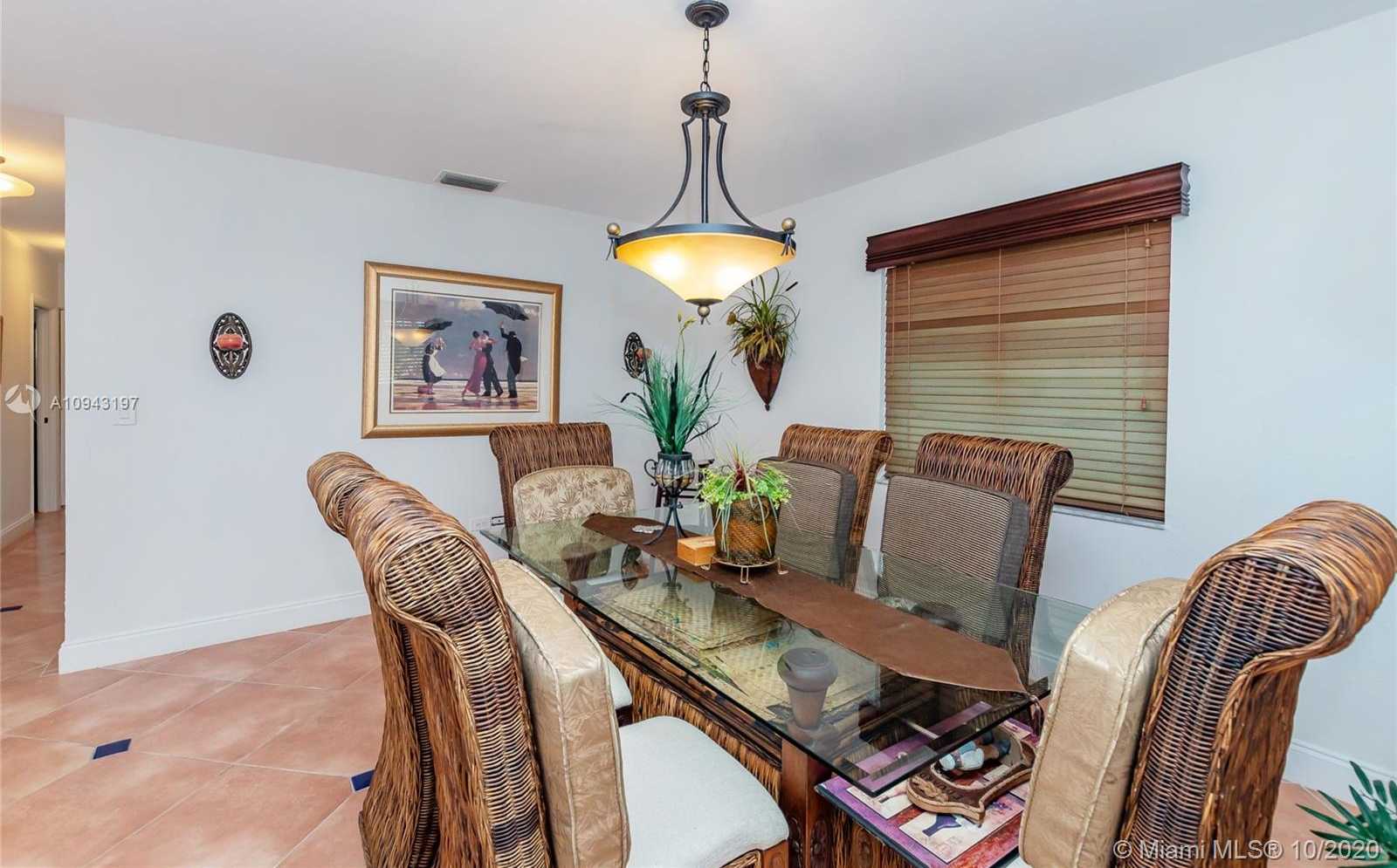 Small Image of 632 ISLAND DR, Key Largo Number 11