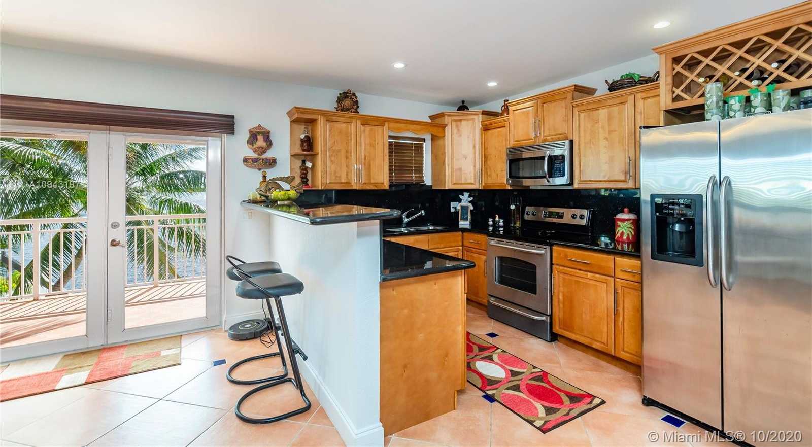 Small Image of 632 ISLAND DR, Key Largo Number 14