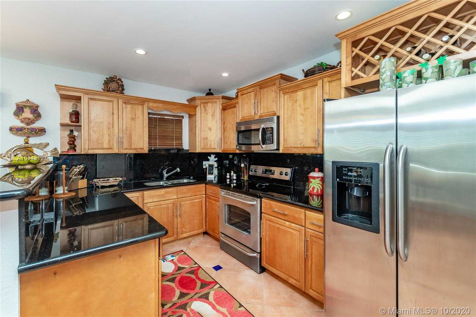 Small Image of 632 ISLAND DR, Key Largo Number 15