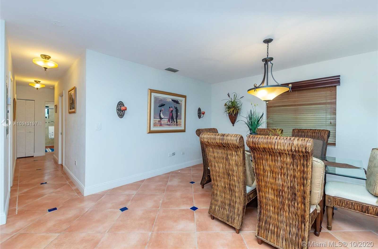 Small Image of 632 ISLAND DR, Key Largo Number 16