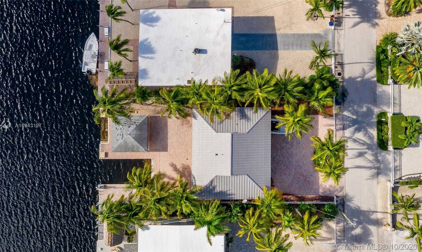 Small Image of 632 ISLAND DR, Key Largo Number 25