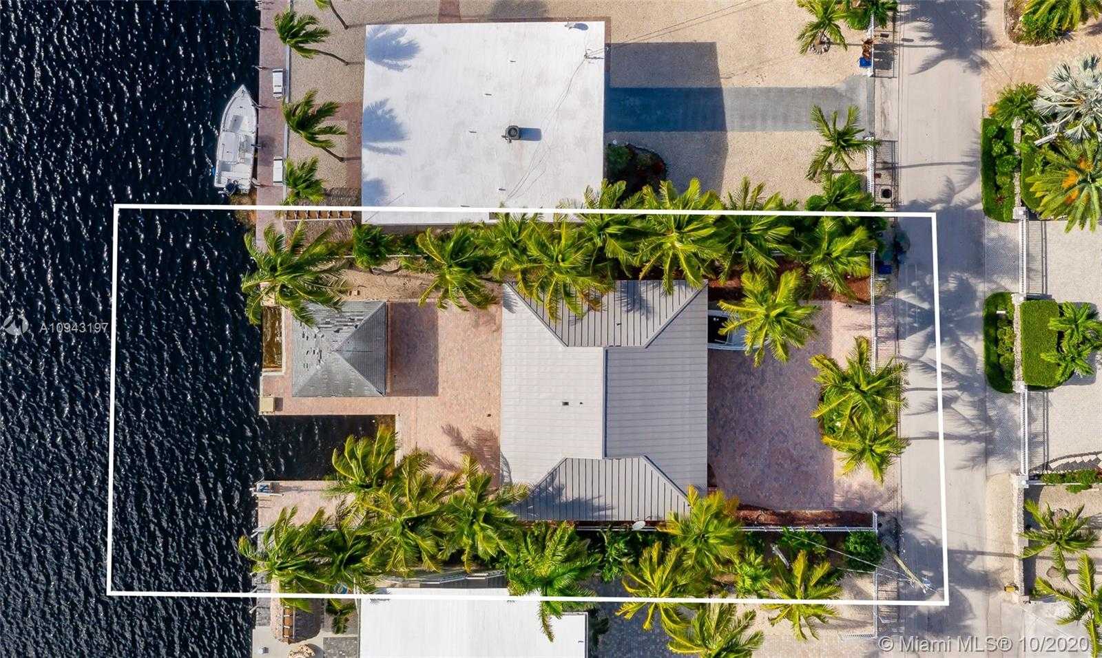 Small Image of 632 ISLAND DR, Key Largo Number 26