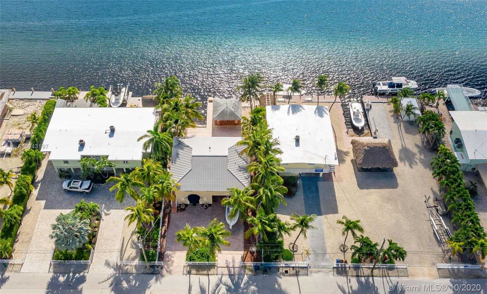Small Image of 632 ISLAND DR, Key Largo Number 27