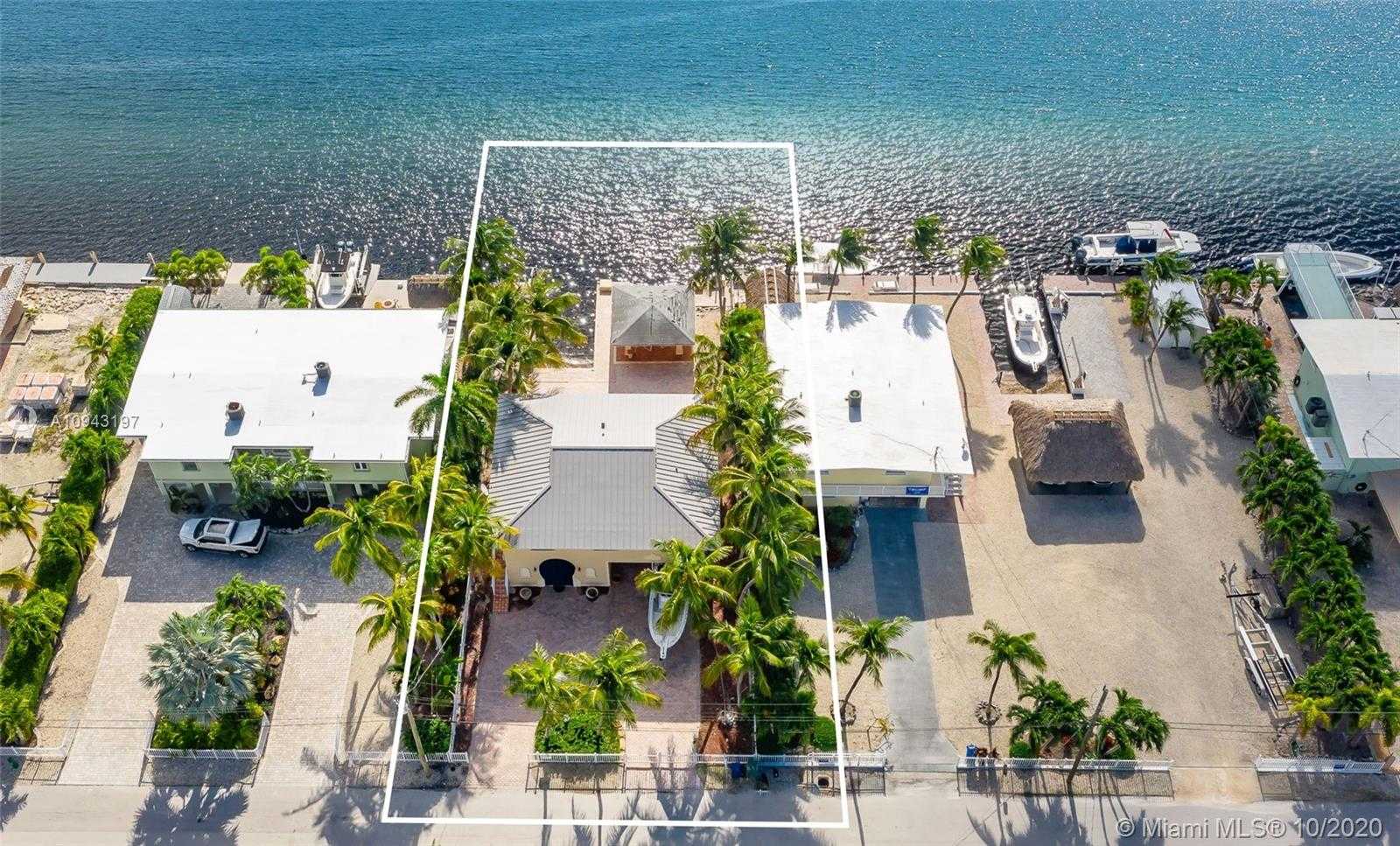 Small Image of 632 ISLAND DR, Key Largo Number 28