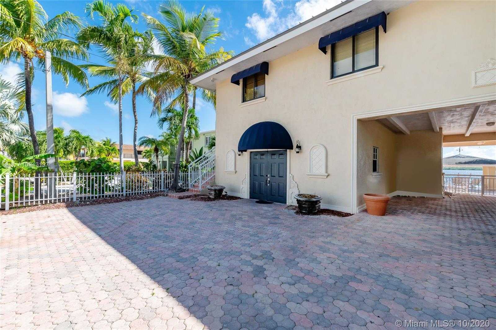 Small Image of 632 ISLAND DR, Key Largo Number 3