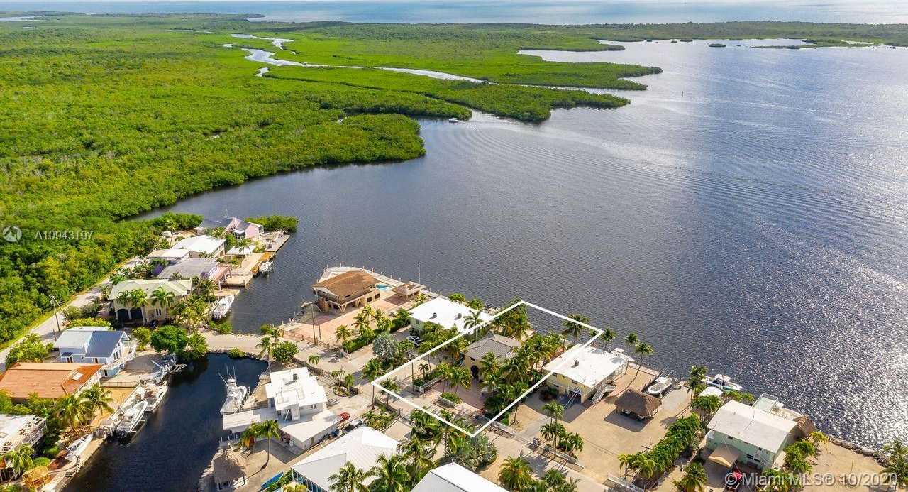 Small Image of 632 ISLAND DR, Key Largo Number 30