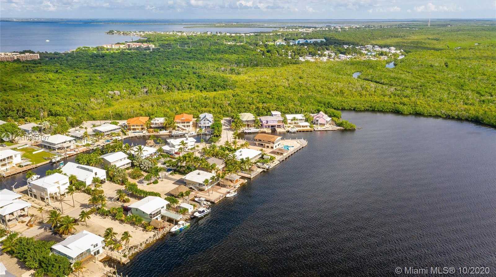 Small Image of 632 ISLAND DR, Key Largo Number 31