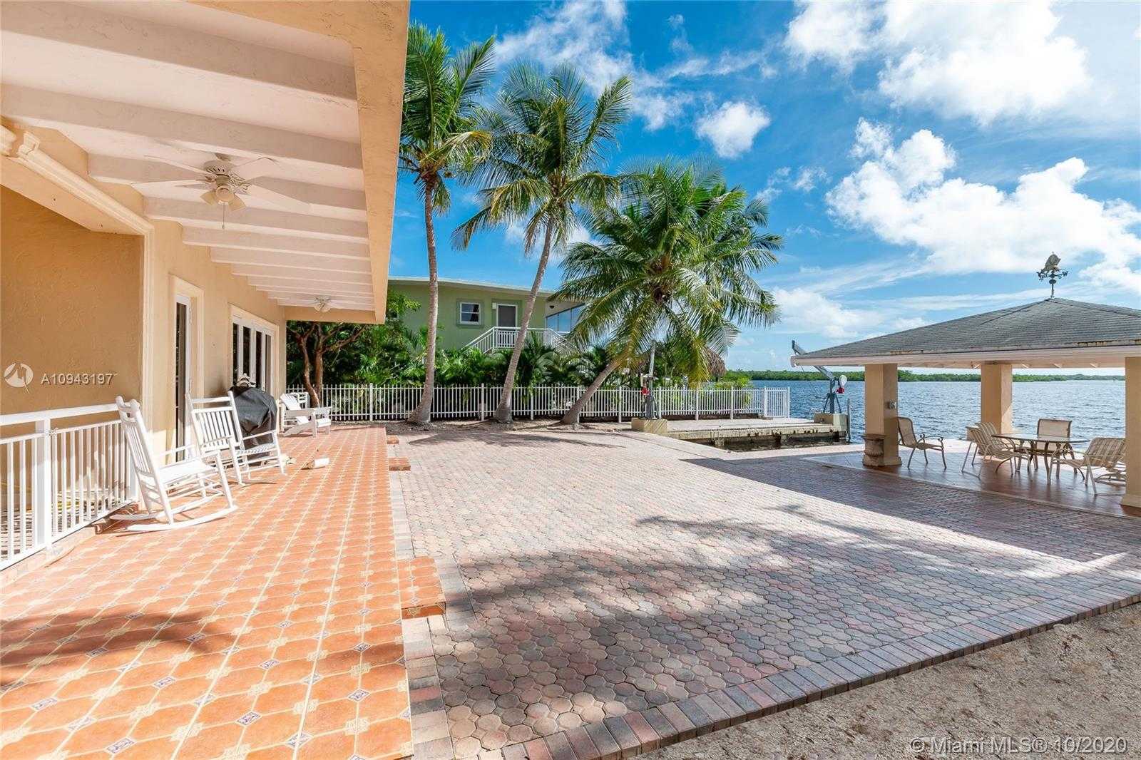 Small Image of 632 ISLAND DR, Key Largo Number 4