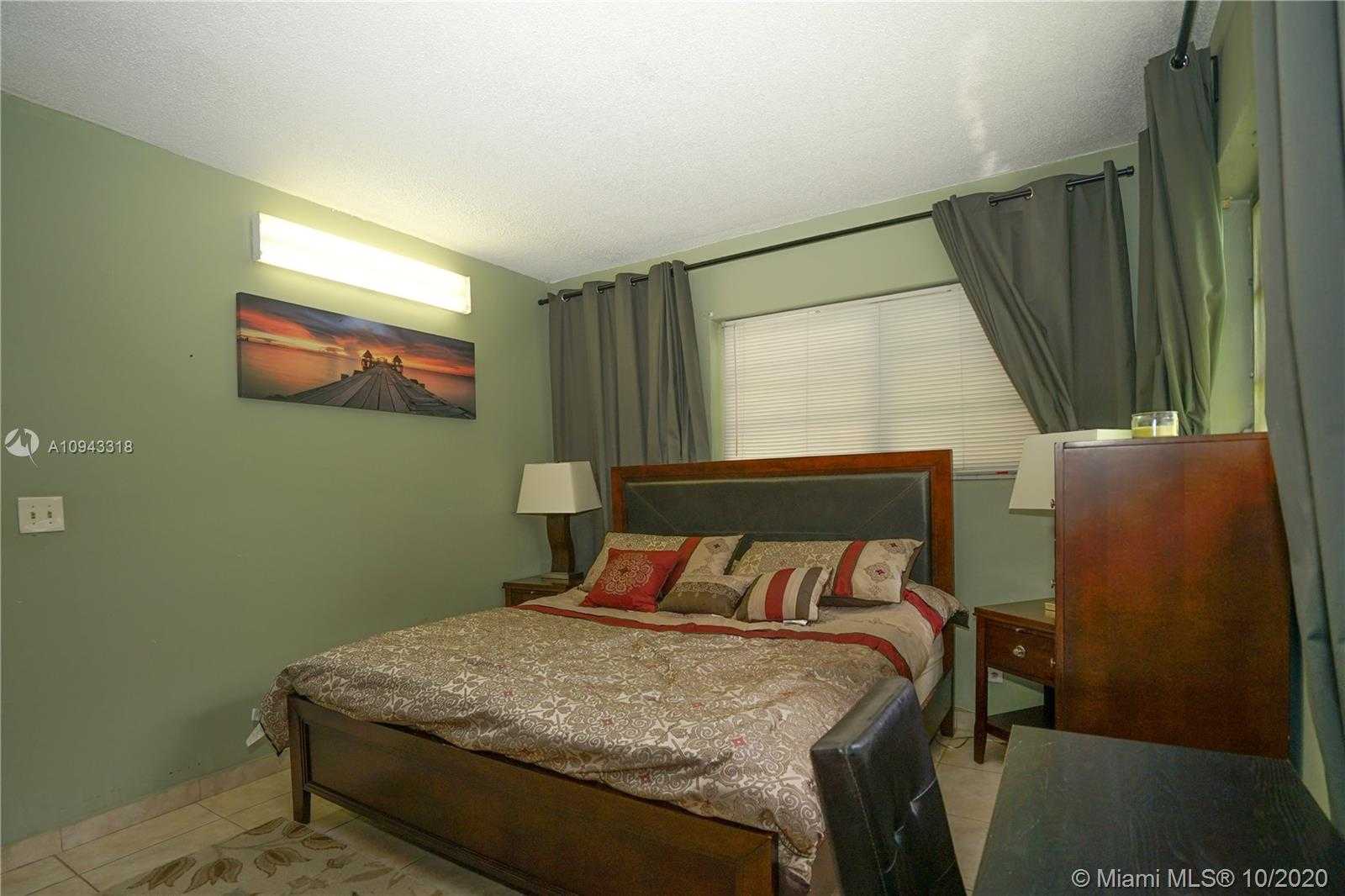 Small Image of 10350 SOUTH WEST 28TH ST, Miami Number 8