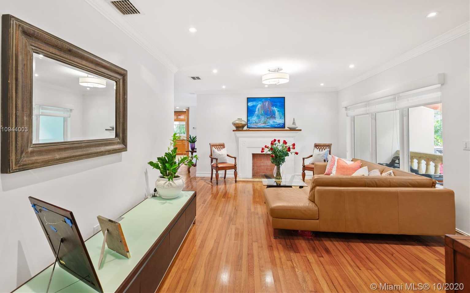 Small Image of 1526 DORADO AVE, Coral Gables Number 10