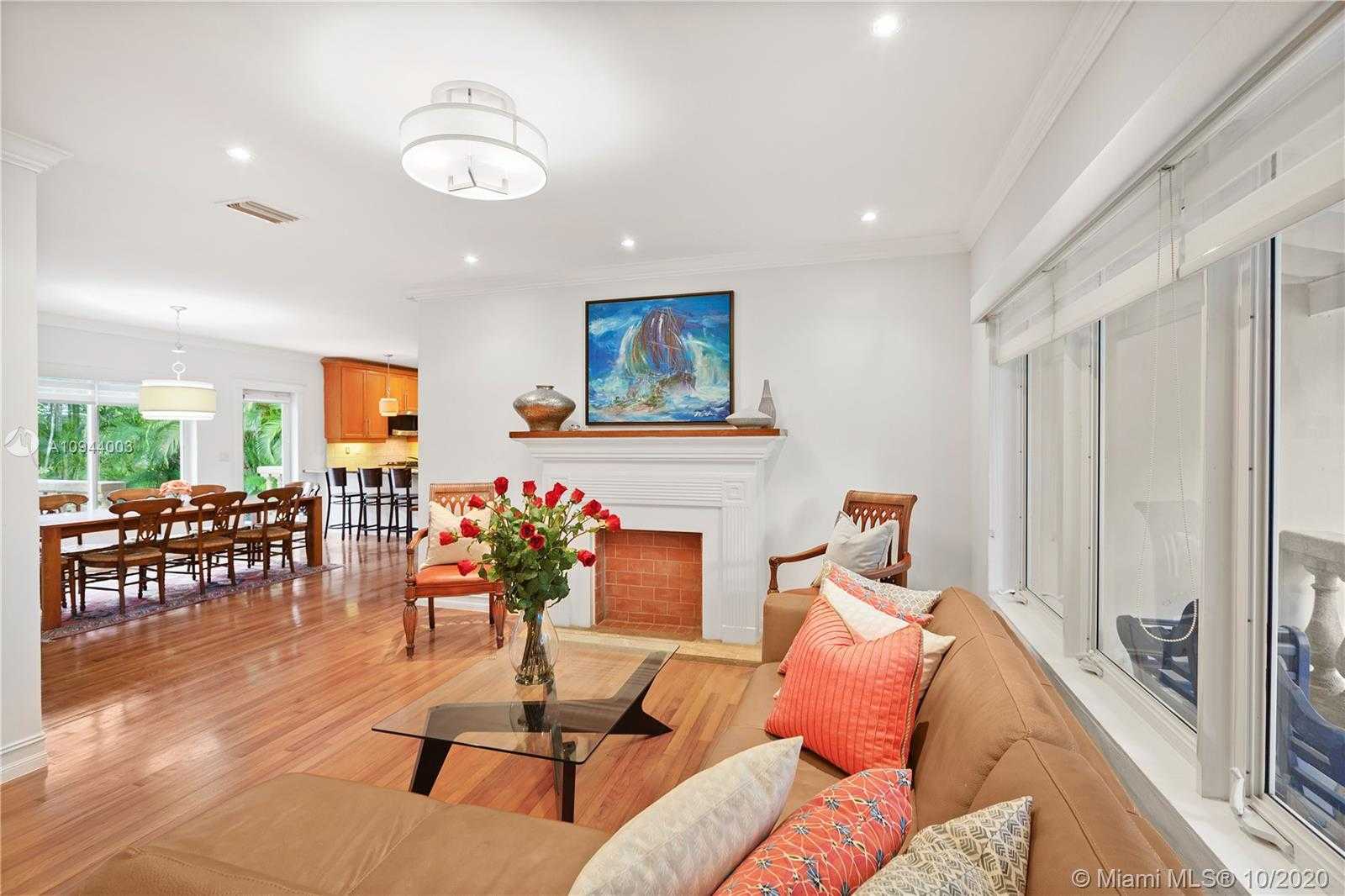 Small Image of 1526 DORADO AVE, Coral Gables Number 11