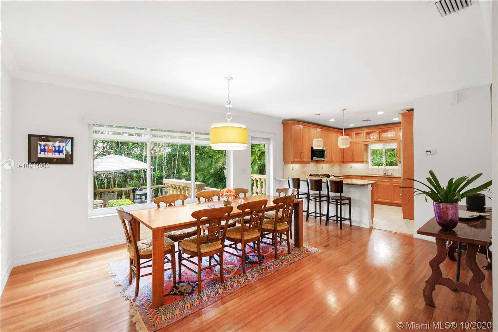 Small Image of 1526 DORADO AVE, Coral Gables Number 13