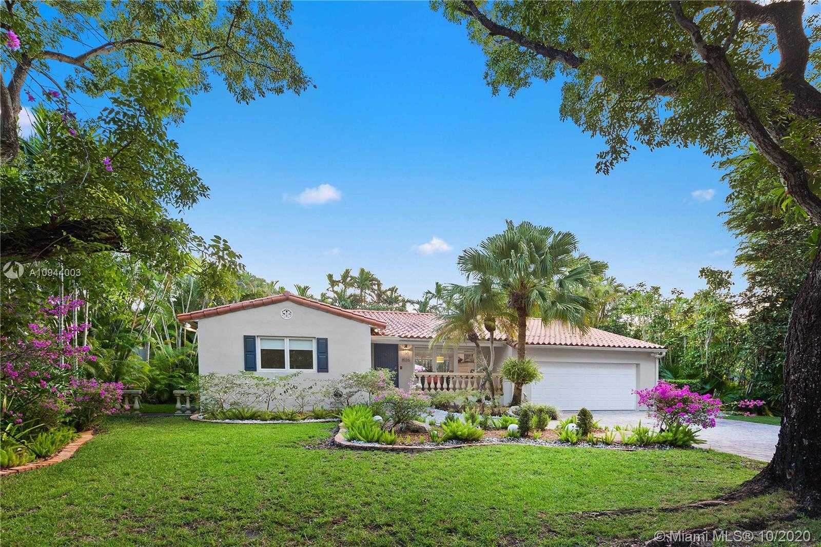 Small Image of 1526 DORADO AVE, Coral Gables Number 2