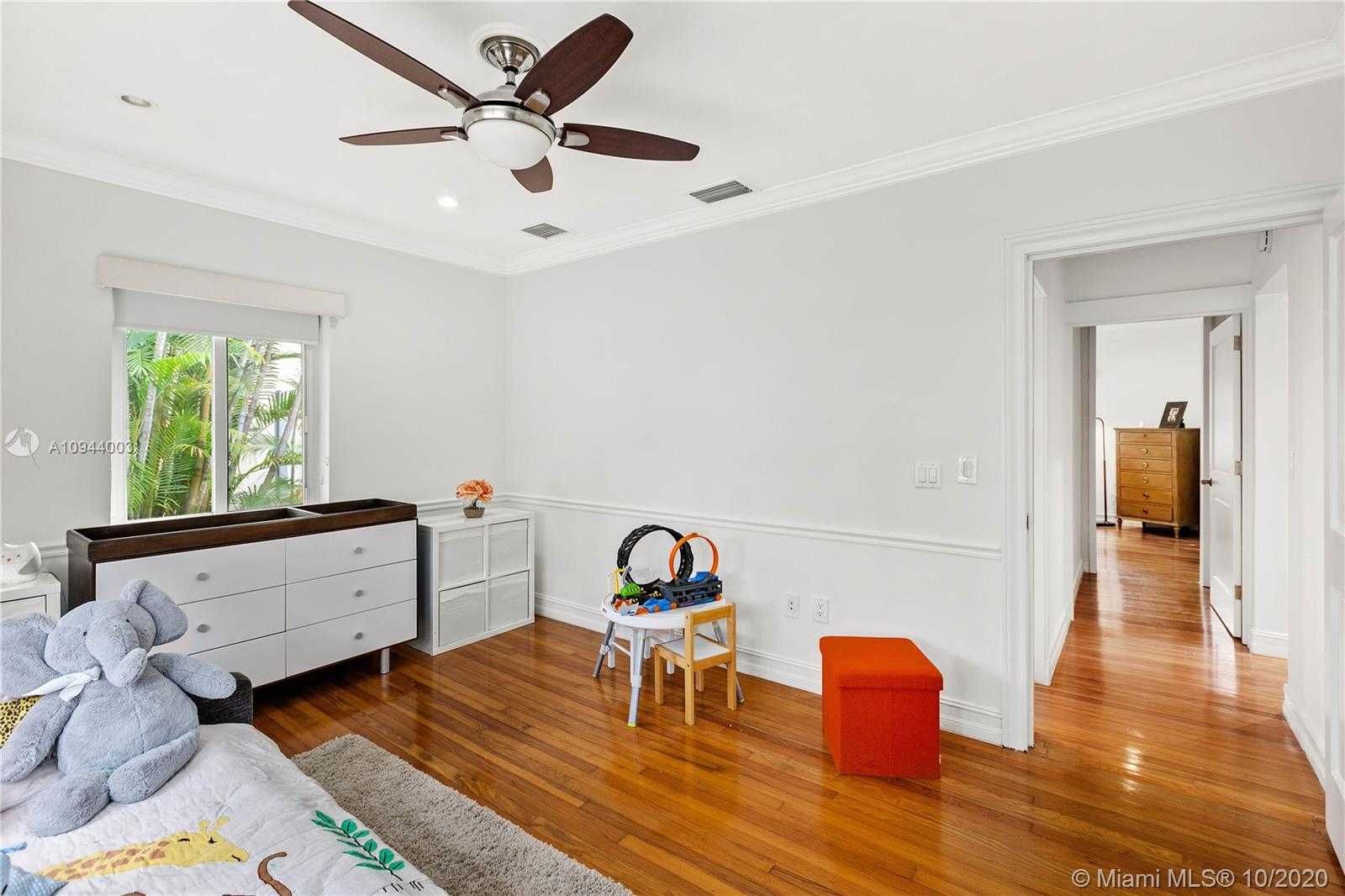 Small Image of 1526 DORADO AVE, Coral Gables Number 25