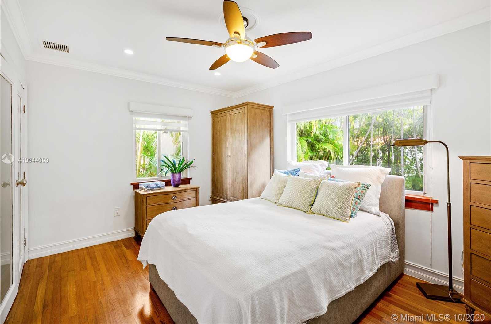 Small Image of 1526 DORADO AVE, Coral Gables Number 29