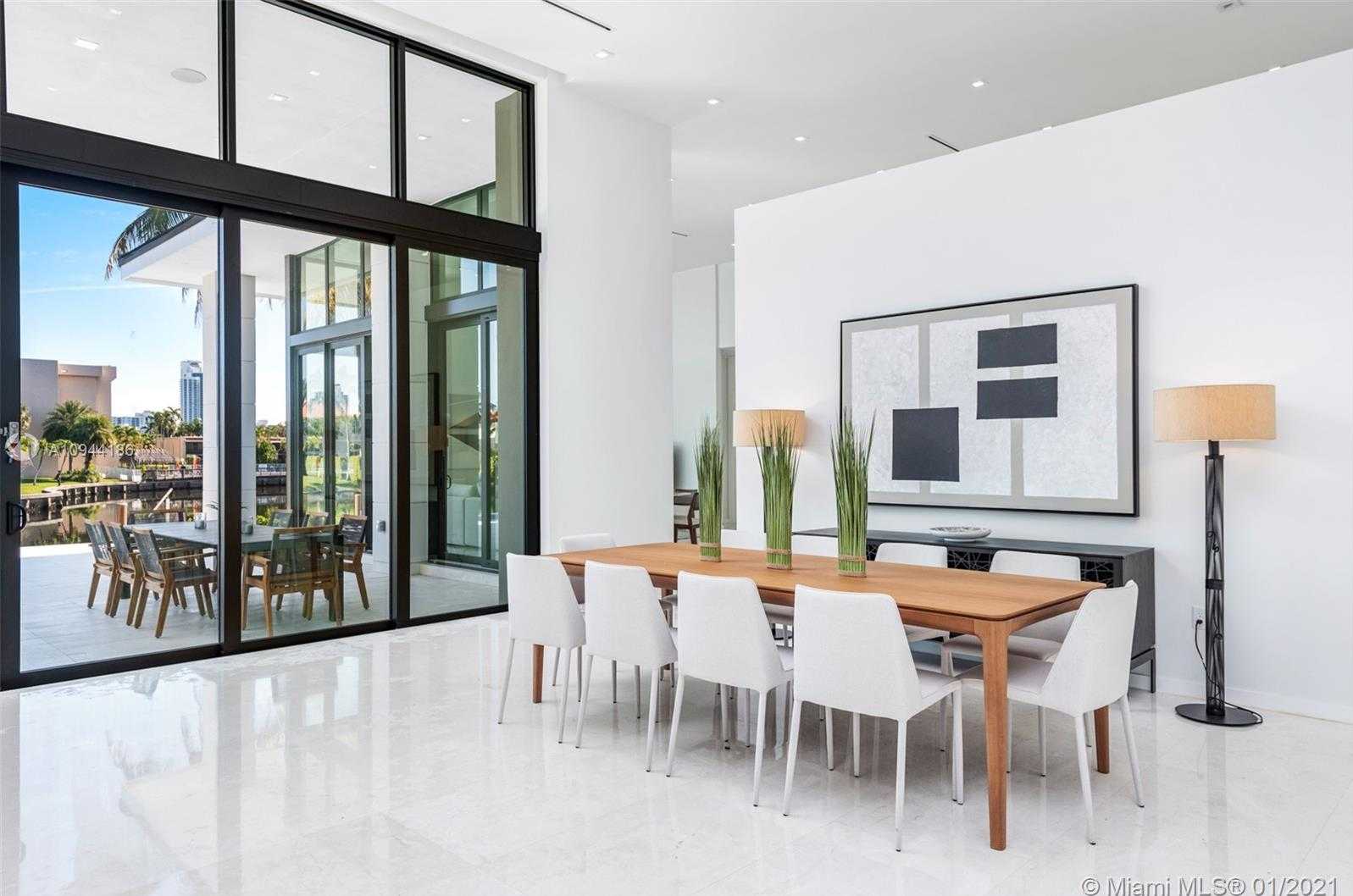 Small Image of 1651 DIPLOMAT PKWY, Hallandale Beach Number 11