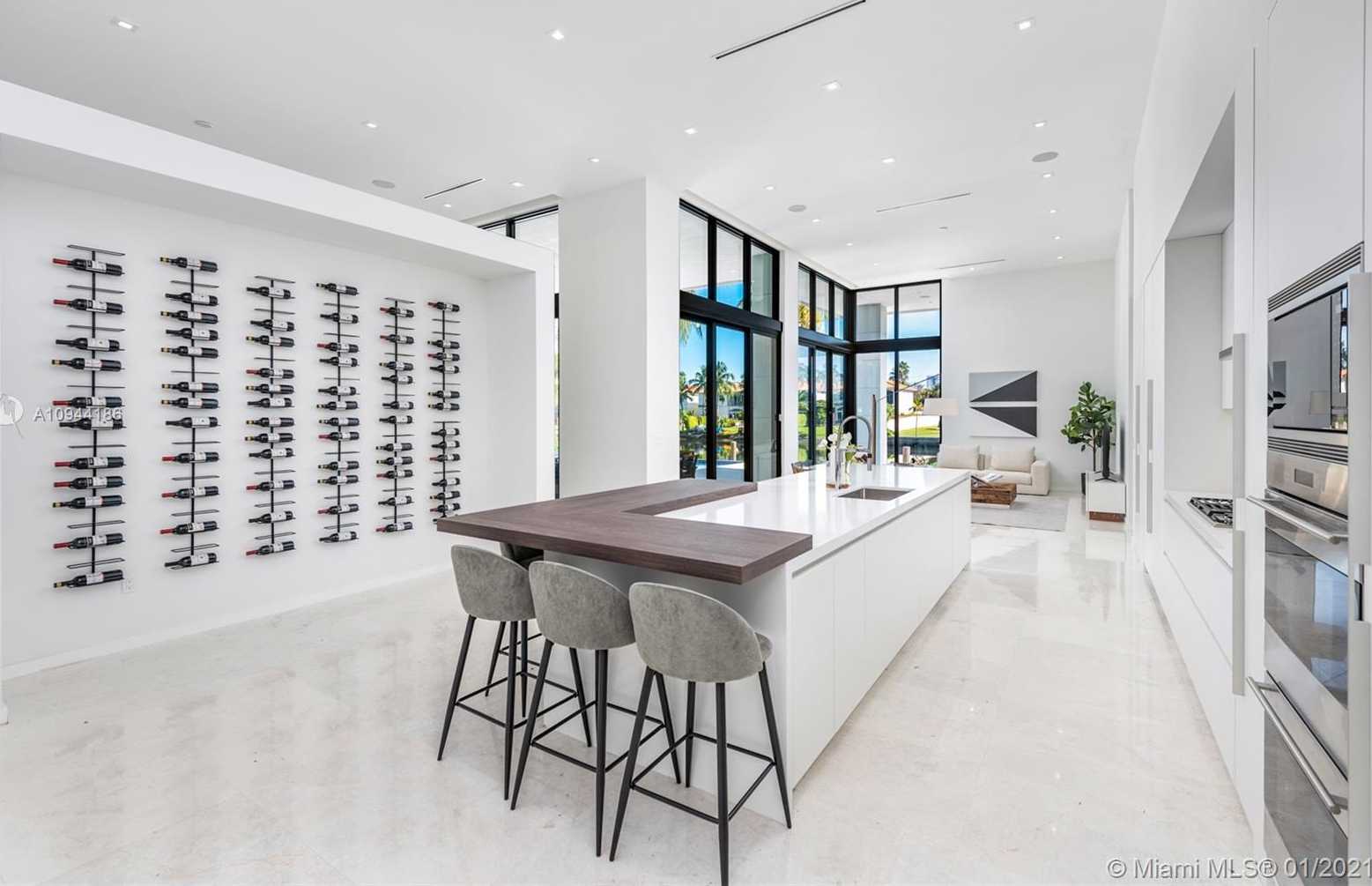 Small Image of 1651 DIPLOMAT PKWY, Hallandale Beach Number 13