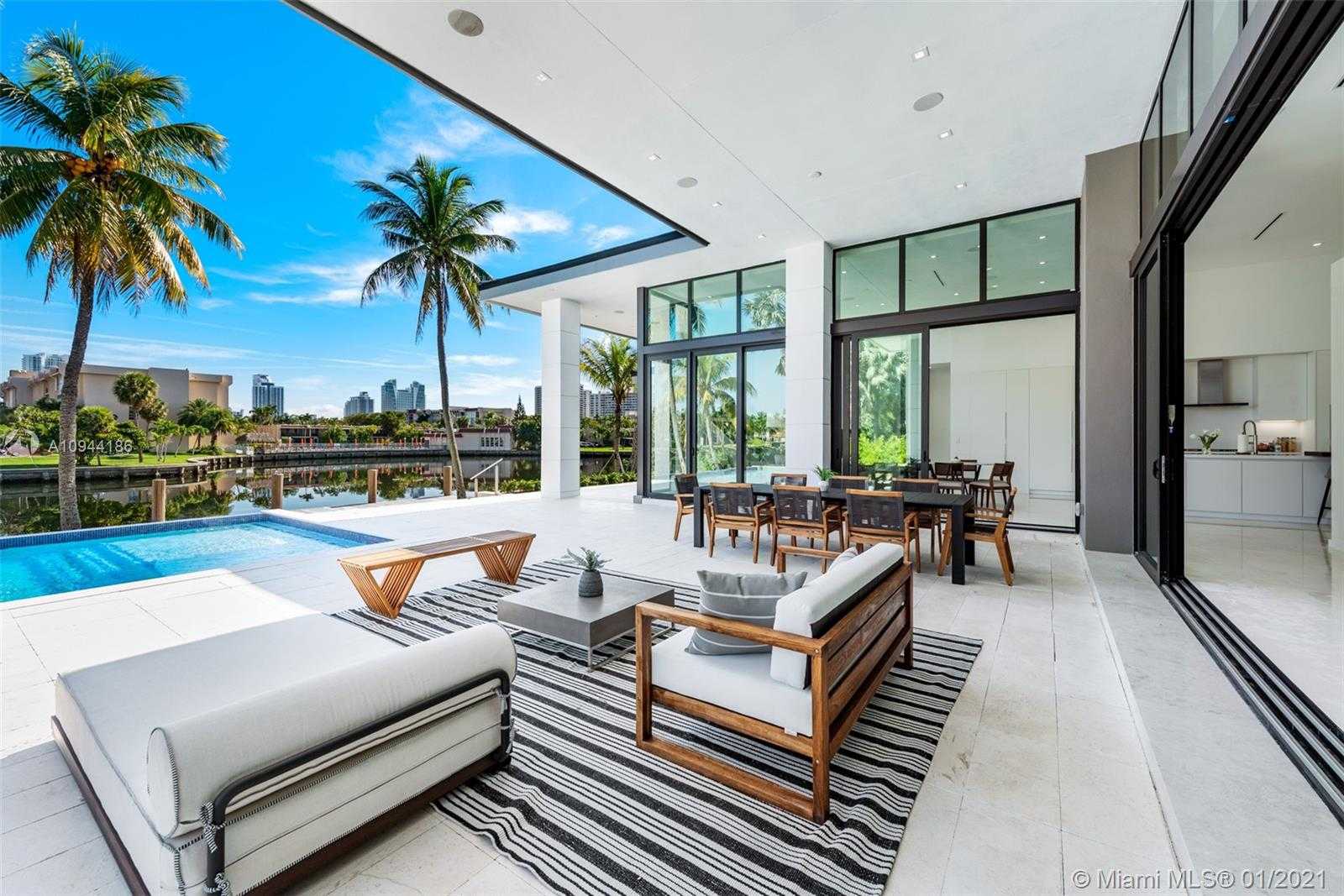 Small Image of 1651 DIPLOMAT PKWY, Hallandale Beach Number 20