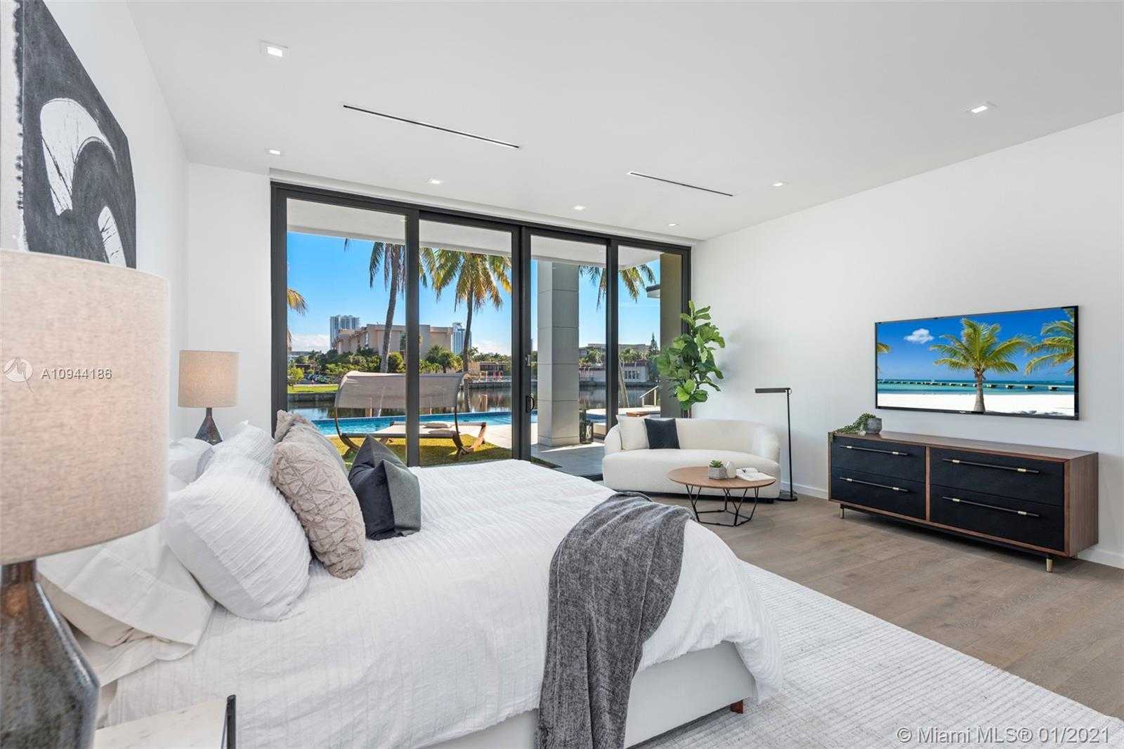 Small Image of 1651 DIPLOMAT PKWY, Hallandale Beach Number 23