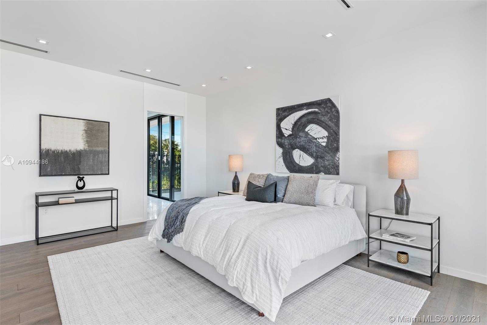 Small Image of 1651 DIPLOMAT PKWY, Hallandale Beach Number 24