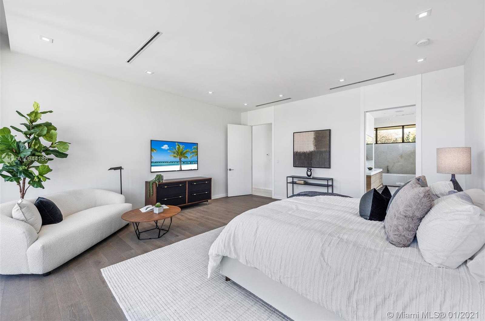 Small Image of 1651 DIPLOMAT PKWY, Hallandale Beach Number 25