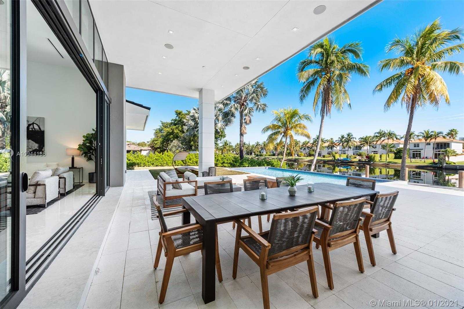 Small Image of 1651 DIPLOMAT PKWY, Hallandale Beach Number 27