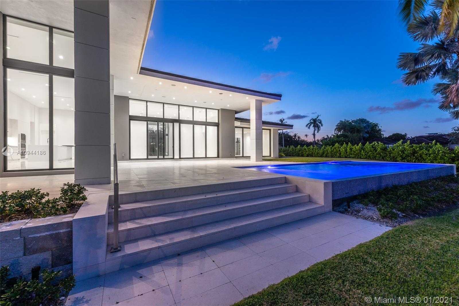 Small Image of 1651 DIPLOMAT PKWY, Hallandale Beach Number 29