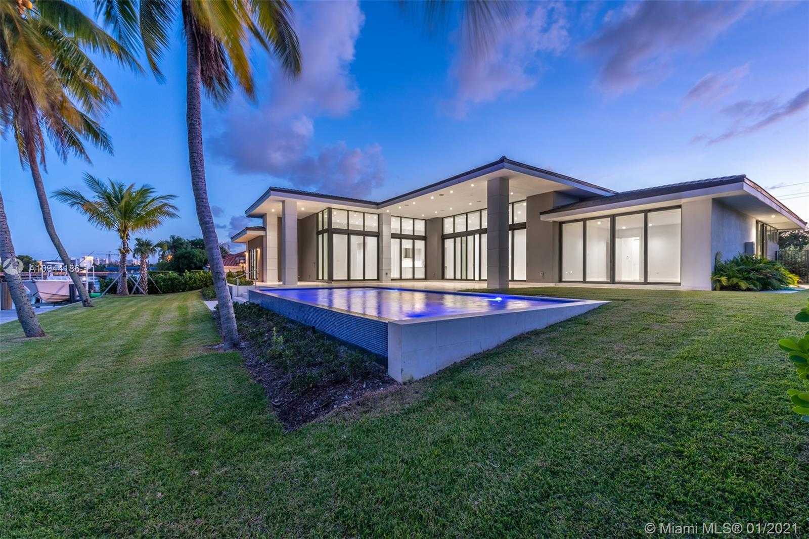 Small Image of 1651 DIPLOMAT PKWY, Hallandale Beach Number 3