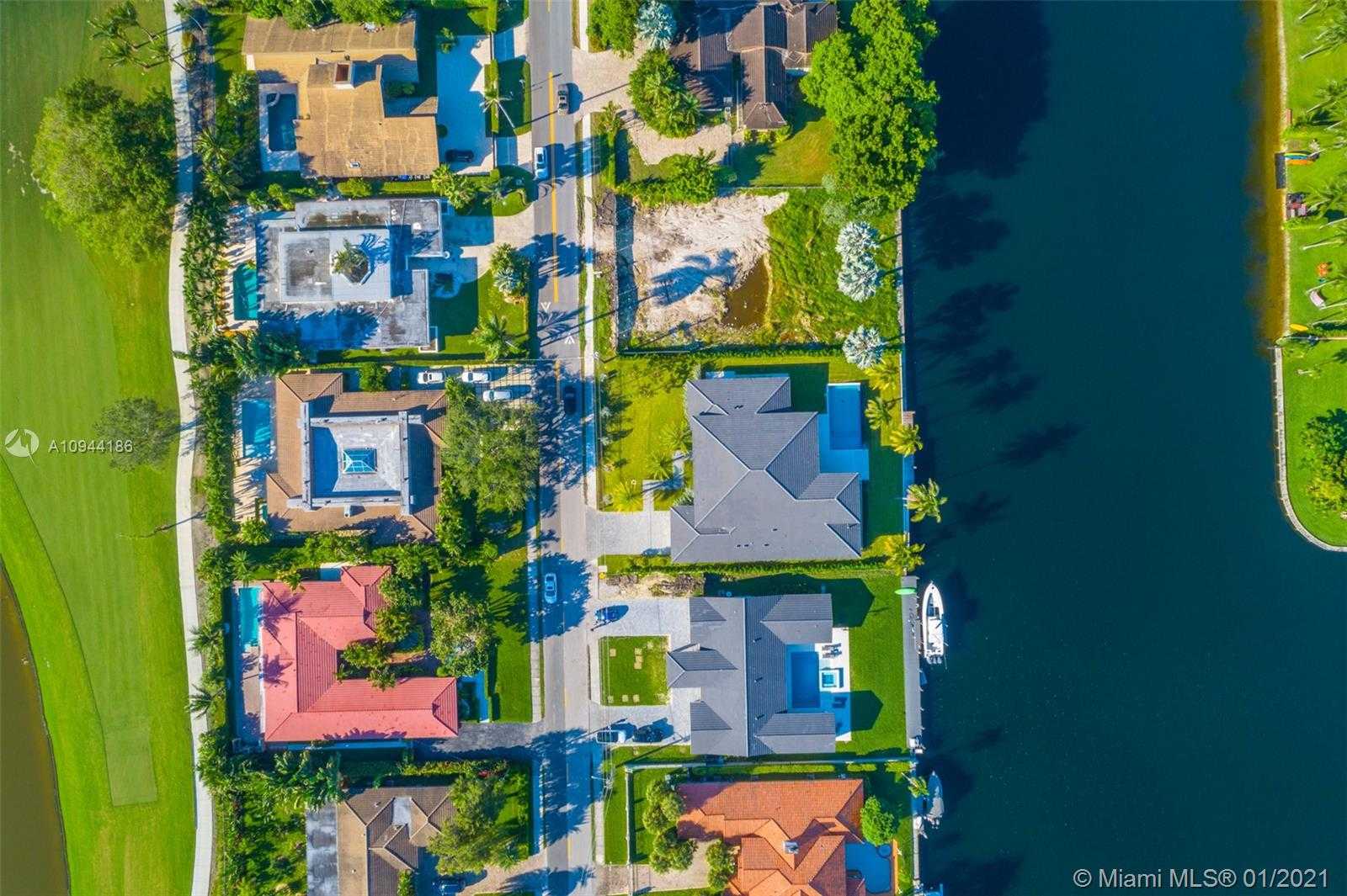 Small Image of 1651 DIPLOMAT PKWY, Hallandale Beach Number 36
